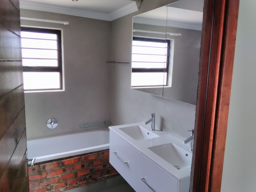 To Let 3 Bedroom Property for Rent in Somerton Estate Free State